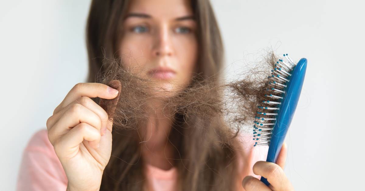 jak zapobiegac wypadaniu wlosow glowne