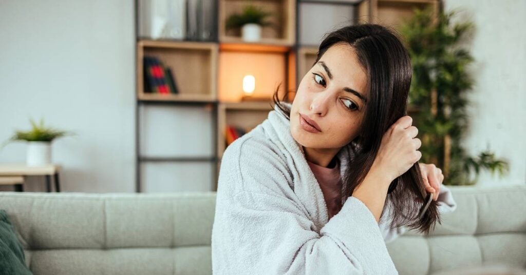 jak zapobiegać wypadaniu włosów pielęgnacja